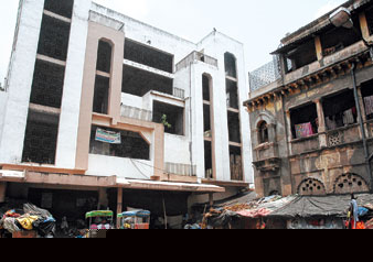 Hospital will start at Municipal building of Kalighat