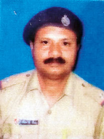 জাতীয় সড়কে গাড়ি দুর্ঘটনায় মৃত্যু পুলিশ কর্মীর