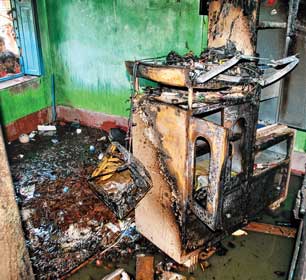 সিলিন্ডার থেকে গ্যাস লিক করায় অগ্নিদগ্ধ ৬