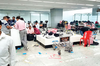 six person arrested for 33 crore rupees valuable goods smuggling