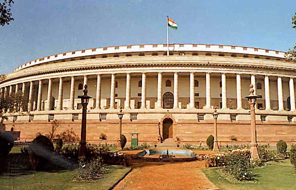 bjp want to operate and dominate monsoon session after kept aside vyapam case