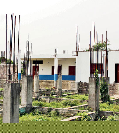 নিজস্ব ভবন নেই, অনিশ্চিত অনুমোদন