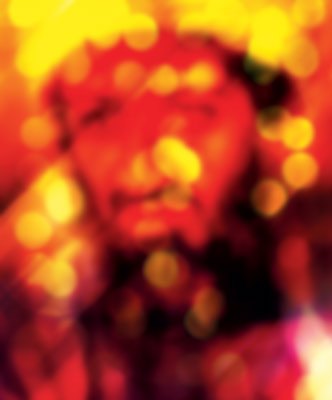 ওসামা বিন লাদেন। এখন যেমন। ফোটোগ্রাফারের হাত আতঙ্কে আর রোমাঞ্চে নড়ে যাওয়ায়, ছবিটা কেঁপে গেছে।