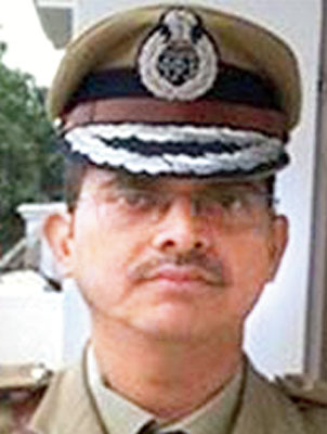 bjp takes chance of the situation from mulayam vs ips fight