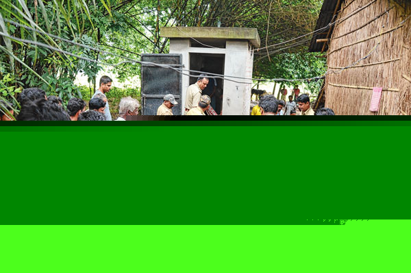 স্ত্রীকে কুপিয়ে খুন করে কাটোয়ায় চম্পট প্রৌঢ়ের