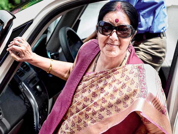 Over and Out in 4 Minutes as Protests Block Parliament