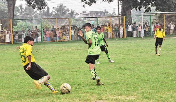 Rudrapur beat Makradaha football team