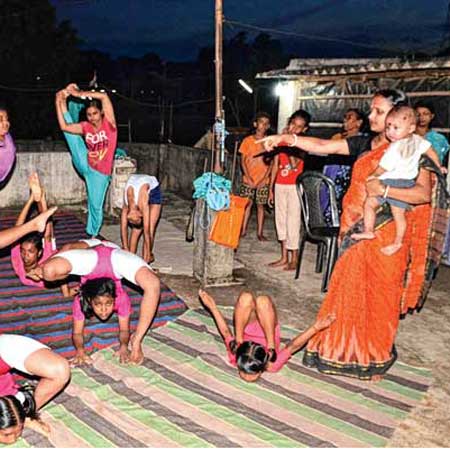 যোগ শিক্ষা দিয়েই ইচ্ছাপূরণ পারমিতার