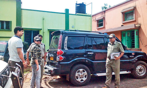 oppositions allegs against presence of police super bharati ghosh