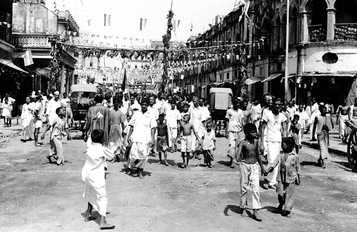 মেতেছে কচিকাঁচারাও।