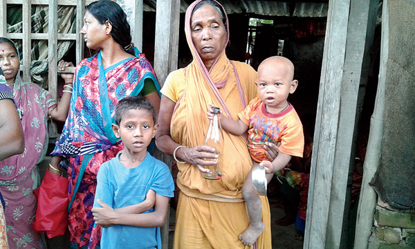 6 dead by poisonous bangla liquor near kultoli village