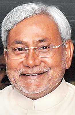 Nitish Kumar transfers IAS, IPS officers on a huge scale