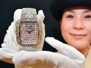 eye catching diamond made clock in tokiyo by swiss company piaget