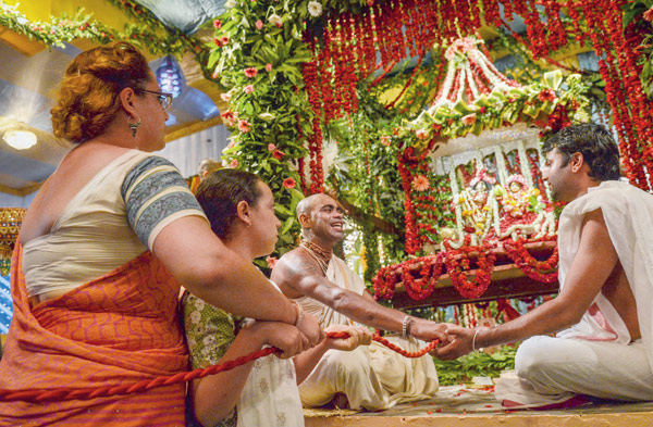 Jhulan celebrated at Nabadwip