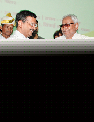 BIhar pols: From Nitish kumar turf, Arvind Kejriwal targets Narendra Modi