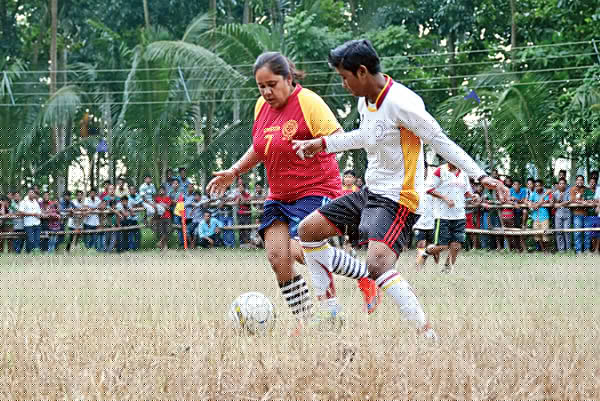 মহিলা ফুটবলে মাতল হাবরা