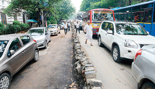 Repairing work going on Strand Road
