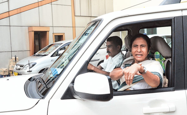 হলদিবাড়ি উন্নয়নে আশ্বাস মমতার