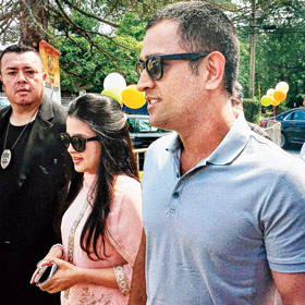 now support team kohli says dhoni