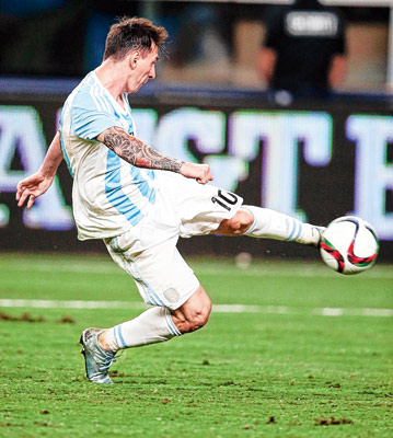 messi vows to play for country for long period