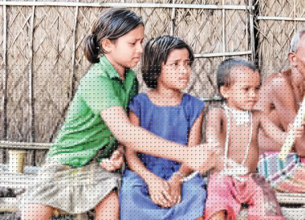 অনাথ নাতি-নাতনিদের নিয়ে চিন্তায় দাদু-দিদা