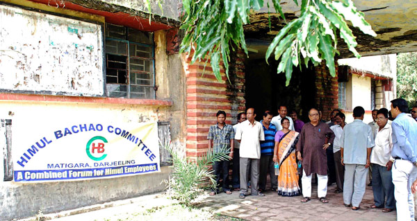 হিমূল বাঁচাও কমিটির পাশে মেয়র