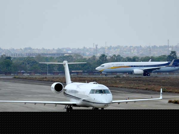 লাগাম ছাড়া টিকিটের দাম, বিমানসংস্থাগুলিকে সতর্ক করল কেন্দ্র