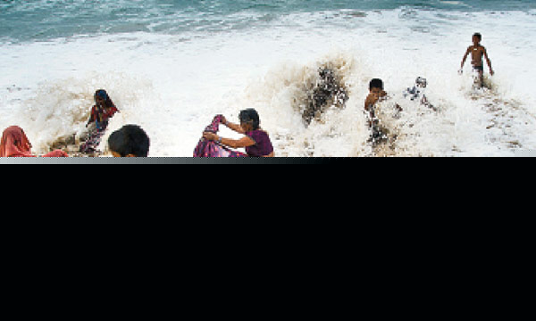 বালির দানা জলের ডানা