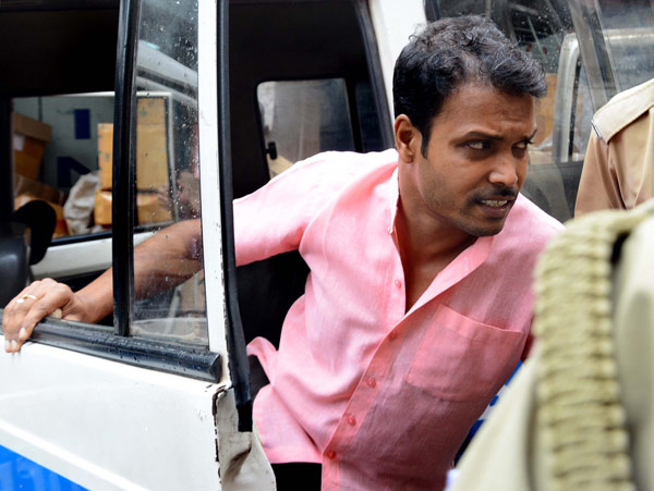 howrah youth arrested in allegation of murder of idol artist