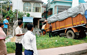 loaded lorry smashed into jessore roadside house