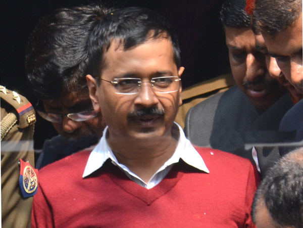 সোমনাথকে টুইটে ‘অস্বস্তিকর’ বললেন কেজরিবাল!