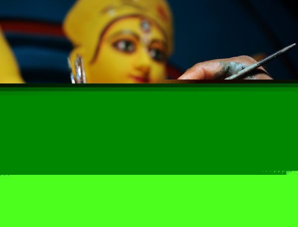 new generation of kumartuli artist has no inetrest in idol making