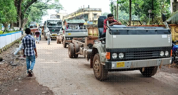 স্বাভাবিক পেট্রাপোলের বাণিজ্য, খুশি ব্যবসায়ীরা