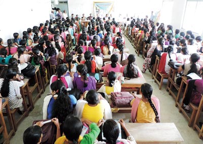 ‘কন্যাশ্রী’দের নিয়ে সাঁইথিয়ায় অনুষ্ঠান