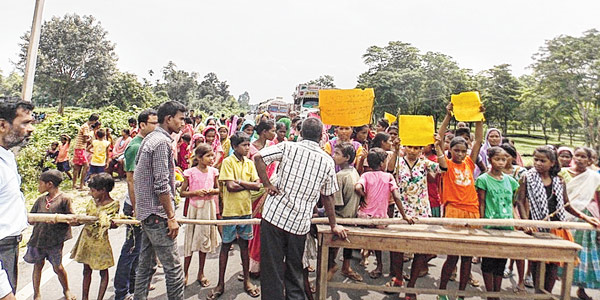চোখে অভ্র ঢুকে অসুস্থ বহু