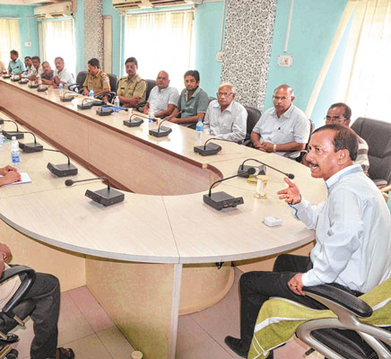 পেঁয়াজ নিয়ে