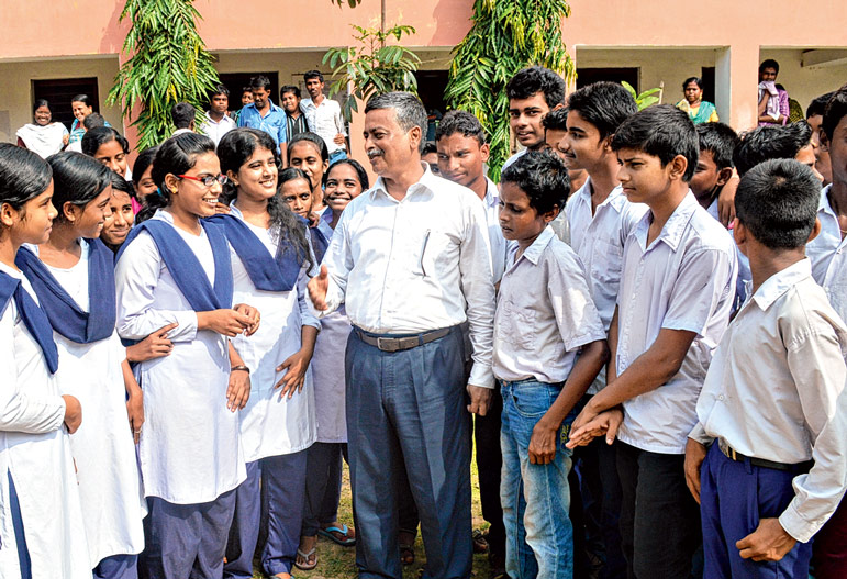 mashagram villagers united against the transfer of good headmaster