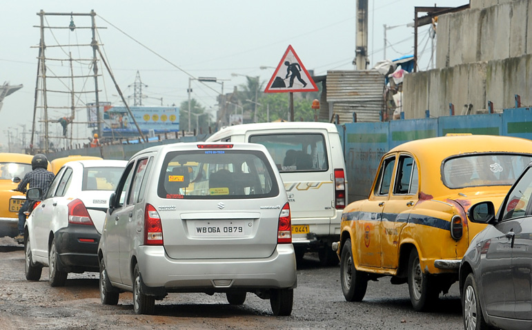 Girl dies during accident in bypass agitation is going on