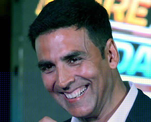 Akshay Kumar tweets about his new film Rustom on birthday