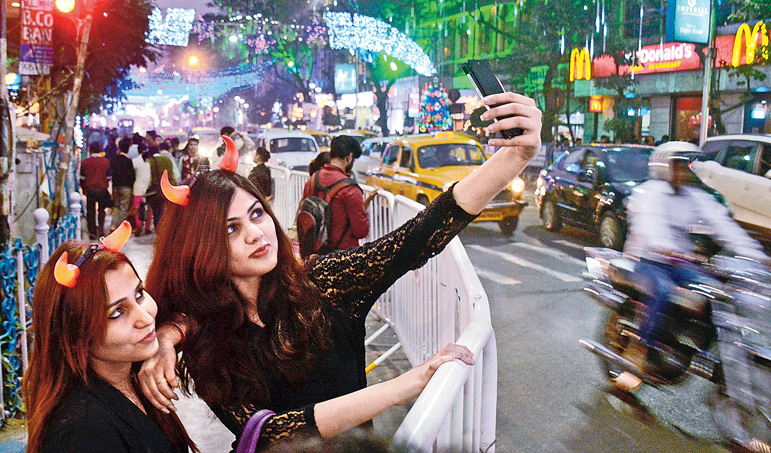 Kolkata welcomes New Year