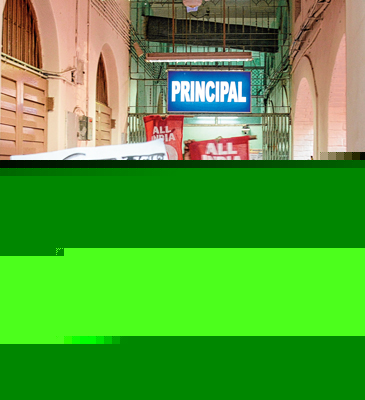 রাজা কেন হল-এ, হেঁয়ালি প্রধানের