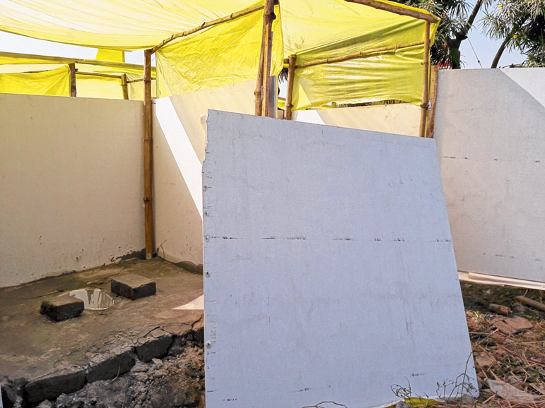 pilgrims of gangasagar mela complains of toilet