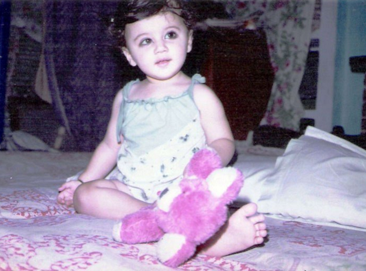 বাবা মা তাঁকে ক্যাথোলিক স্কুলে ভর্তি করে দিয়েছিলেন।