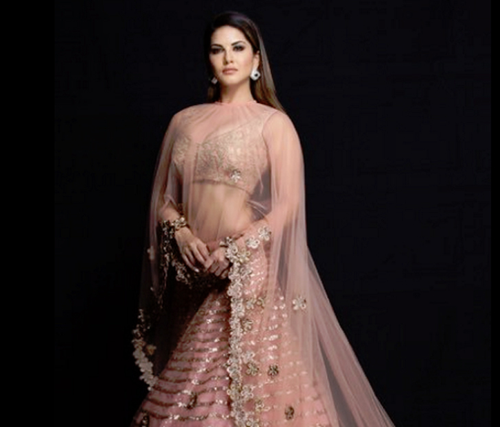 প্লেবয় এন্টারপ্রাইজের ভাইস প্রেসিডেন্ট ম্যাট এরিকসনের সঙ্গে সম্পর্ক গড়ে উঠেছিল।