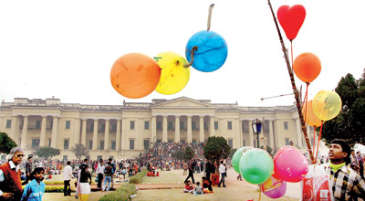 ঘসেটির মোতিঝিলে রোশনাই হাজারদুয়ারি