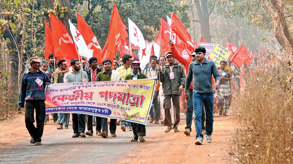 Girls threw flower in jatha