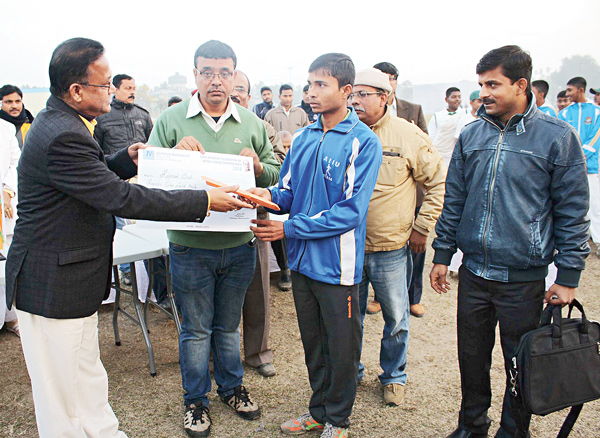 prize money is the resource for his mother's treatment