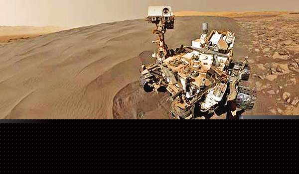 নিজস্বীতে মিস কৌতূহল  