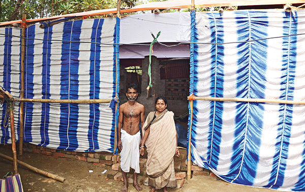 বয়কটের অভিযোগ মানতে চাইছে না গ্রাম