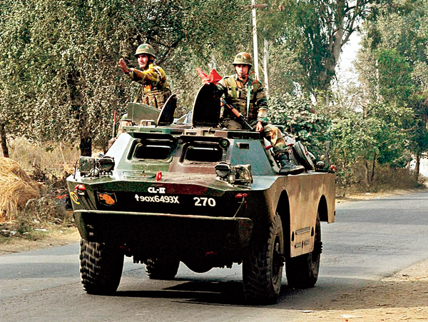 Nawaz Sharif holds high-level meeting about Pathankot terror attack